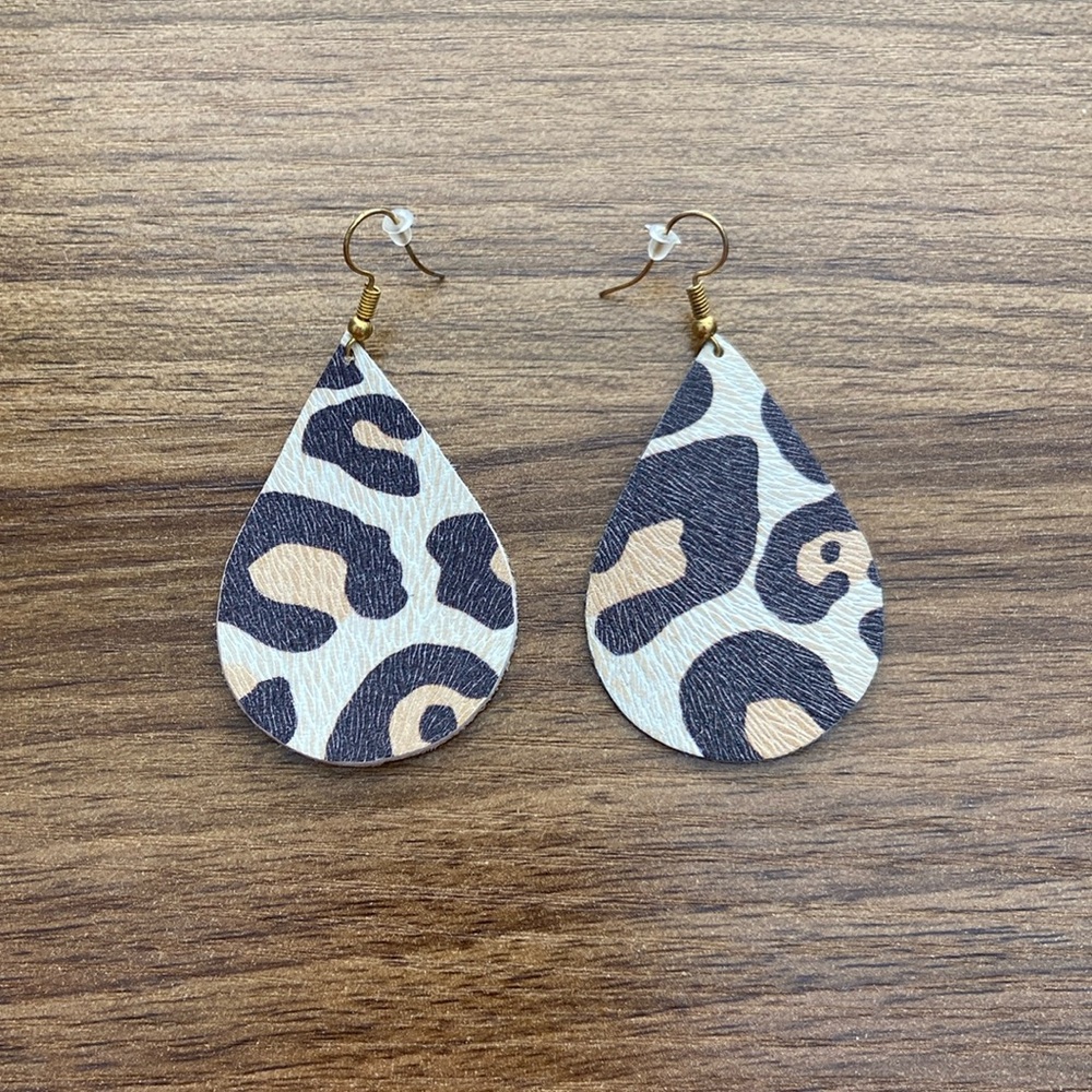 Leopard Print Dangle Earrings